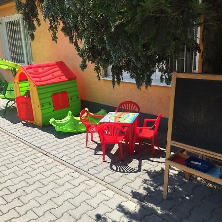Guesthouse Zuzana Spacince Luaran gambar