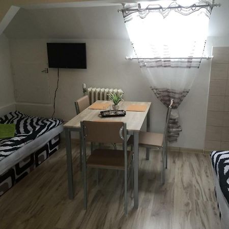 Guesthouse Zuzana Spacince Luaran gambar