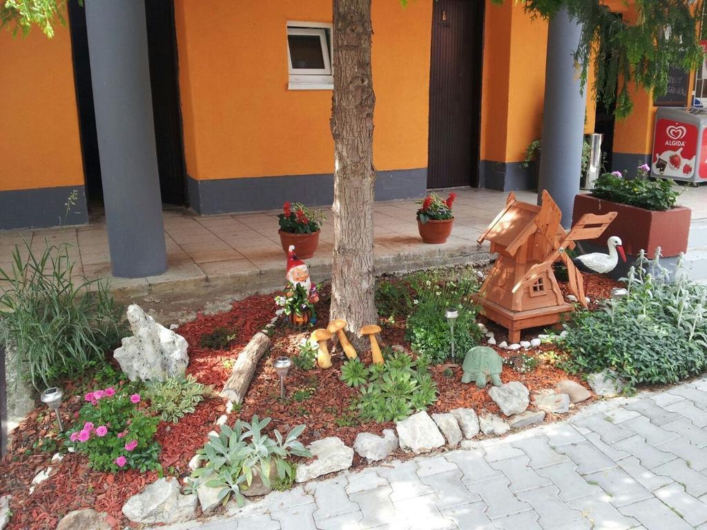Guesthouse Zuzana Spacince Luaran gambar